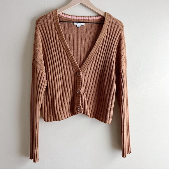 American Eagle Outfitters Sweaters - American Eagle Cropped Cardigan in Tan Brown, Long Sleeves, Size Large